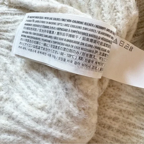 Abercrombie & Fitch Cable Knit Cardigan Sweater Medium - Picture 7 of 9